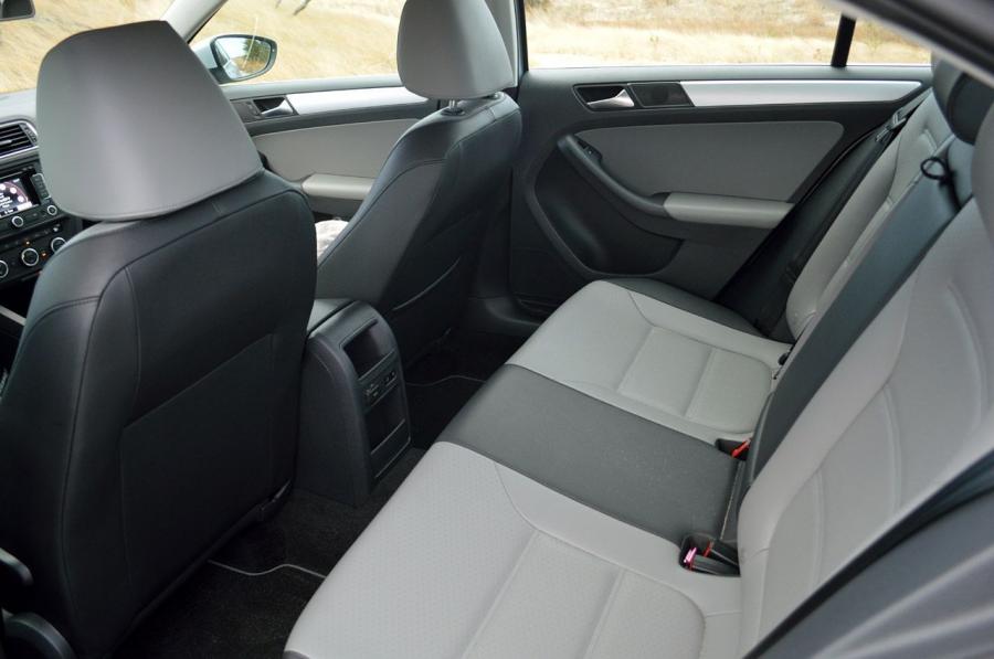  Volkswagen Jetta Hybrid 2012 года  (фото 104 из 133)